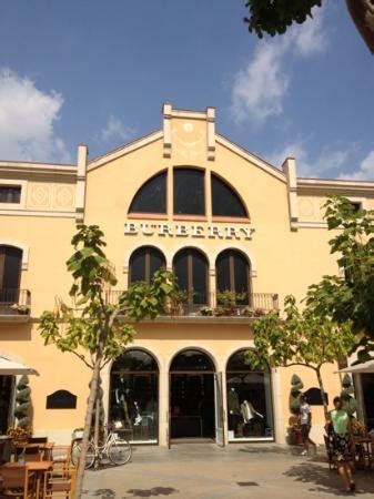 la roca village burberry|burberry outlet sanremo.